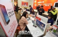 韓国移動通信３社、４５日間営業停止へ（総合）
