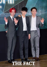 [Photo] JYJ、「ファンの皆さん、いらっしゃいませ〜」 