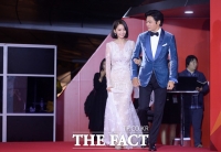 [Photo] 少女時代 ユナと俳優 チャン・ドンゴンが一緒に登場！