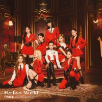 TWICE、JAPAN 3rd ALBUM『Perfect World』新ビジュアル解禁！～崩れ落ちていく背景を背に、自信に満ち溢れた表情でこちらを見る姿から、どんな状況にも動じない“強い女性”を表現！