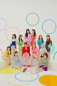 LOONA（今月の少女） 9月15日（水）に日本デビューシングル「HULA HOOP/ StarSeed 〜カクセイ〜」デジタル先行配信を記念してオンライントークイベントの開催が決定！アーティスト写真も公開に！