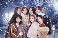 TWICE JAPAN 9th SINGLE『Doughnut』ビジュアル解禁！舞い降る白い雪の中で寄り添うメンバーが印象的で冬らしいビジュアル！