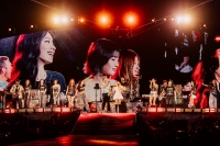 奇跡の共演曲「WE PRAY (TWICE Version)」をリリースし話題沸騰中のColdplay（コールドプレイ）とTWICEが、Coldplayの韓国公演にてステージでも共演パフォーマンスを披露！共演写真や動画が続々公開中！